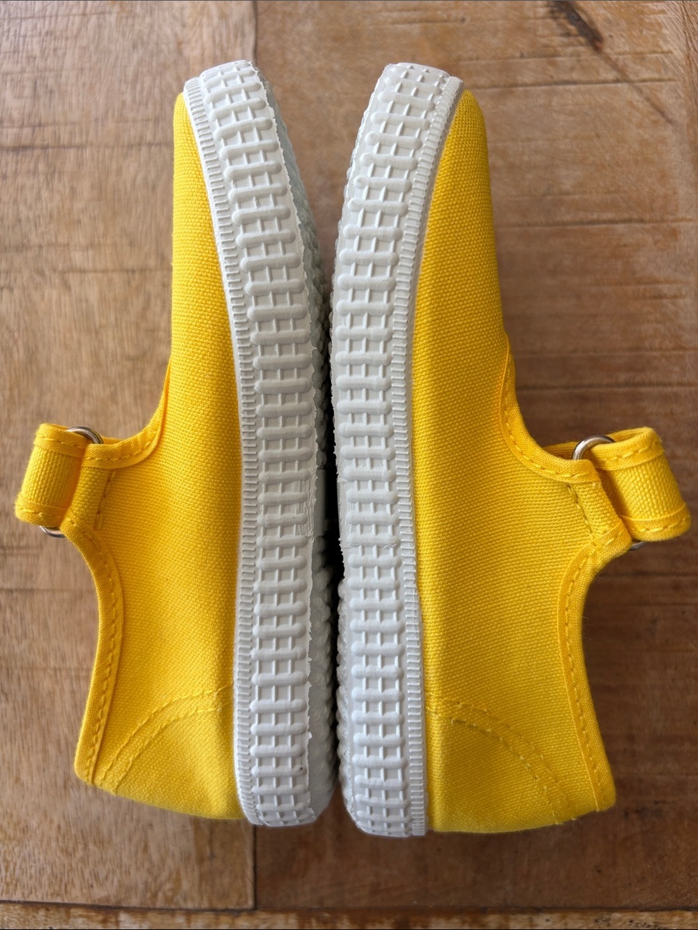 Like new Cienta Yellow Canvas Mary Jane Shoes size 25 - Picture 5 of 8